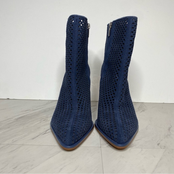 Vince Camuto Yolandal Blue Cutout Suede Pointy Toe Heeled Bootie 9M - Picture 2 of 15